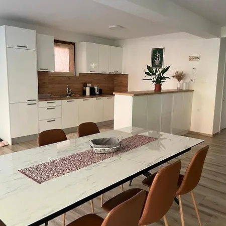 Bella - Prizemlje Willa Cazin